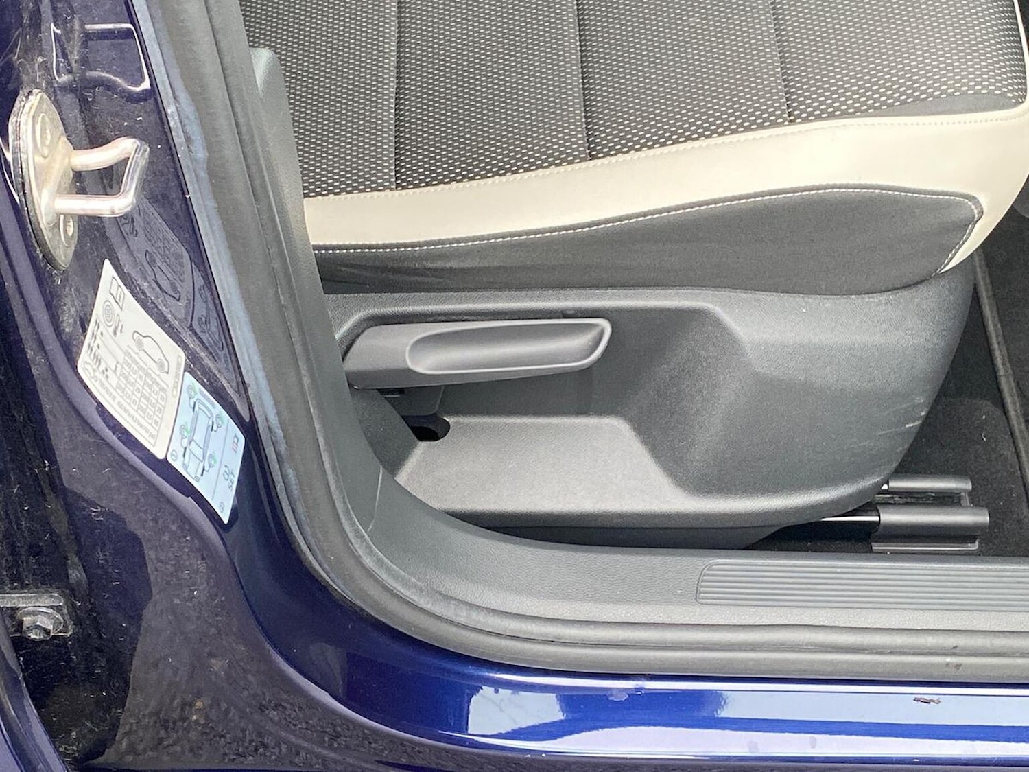 Used Volkswagen T-Roc 2019 for sale - 76736706: Photo 29