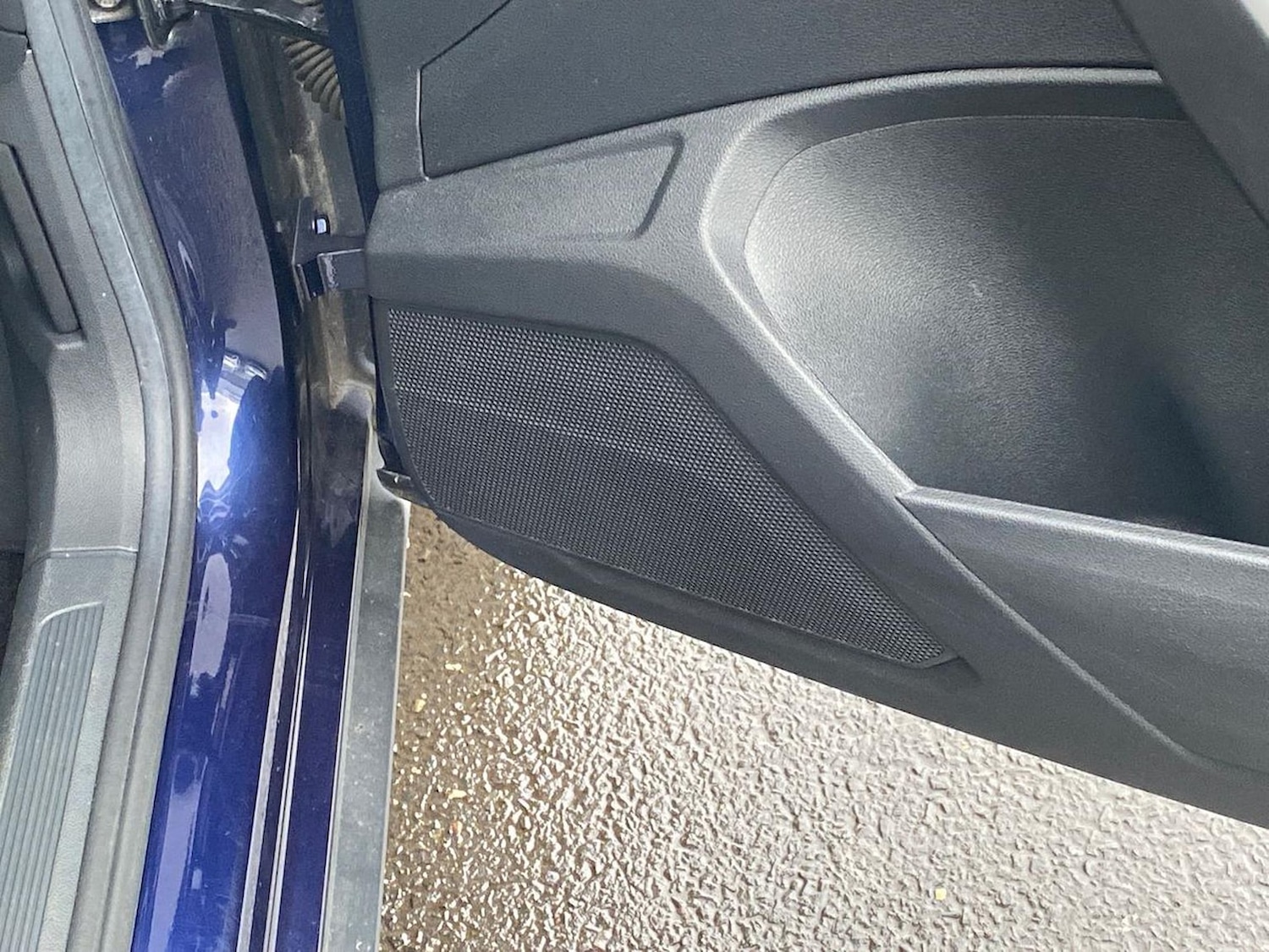 Used Volkswagen T-Roc 2019 for sale - 76736706: Photo 30