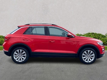 Used Volkswagen T-Roc 2020 for sale - 75499999: Photo