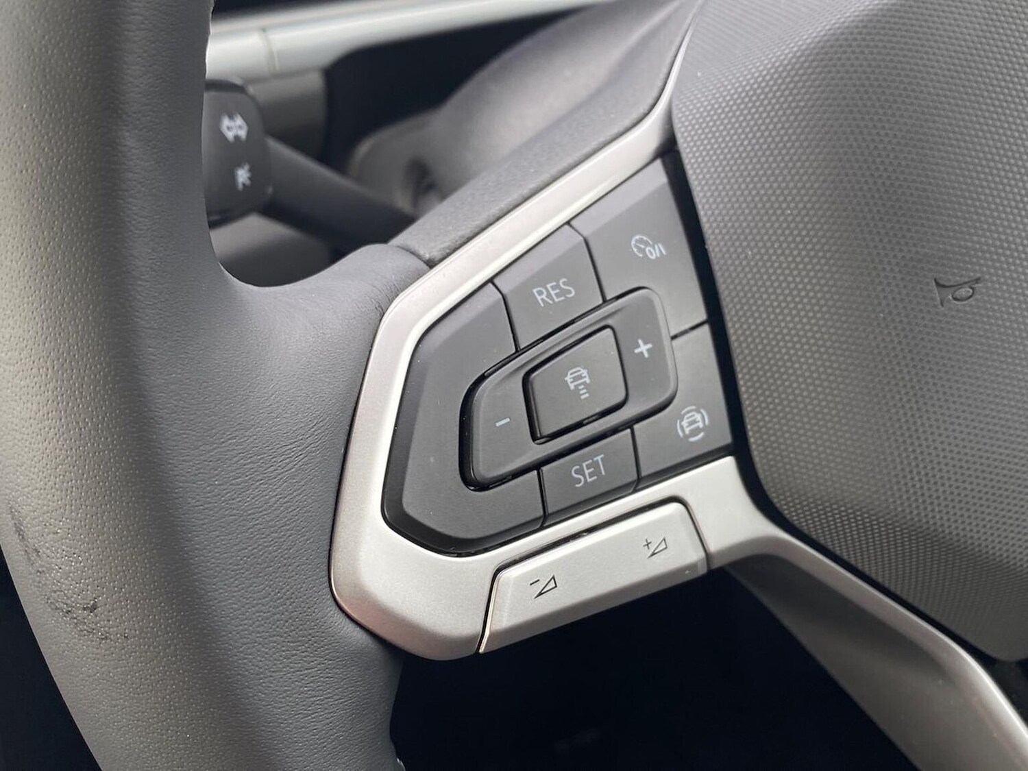 Used Volkswagen T-Roc 2025 for sale - 76358004: Photo 25