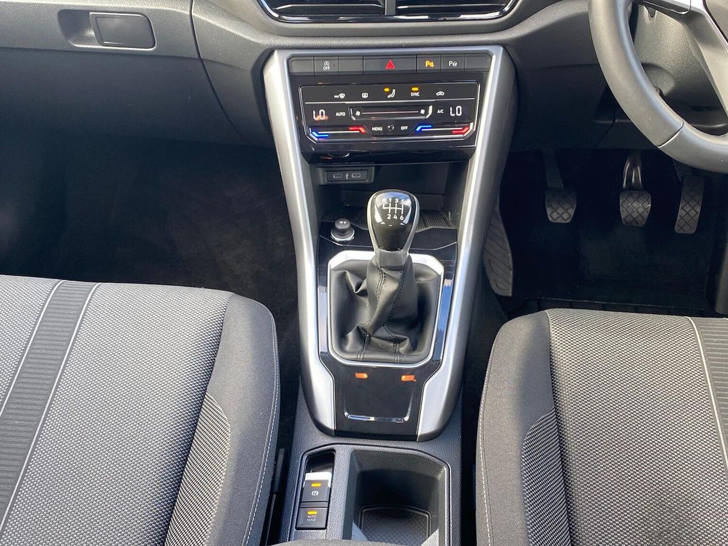 Used Volkswagen T-Roc 2023 for sale - 76281209: Photo 13