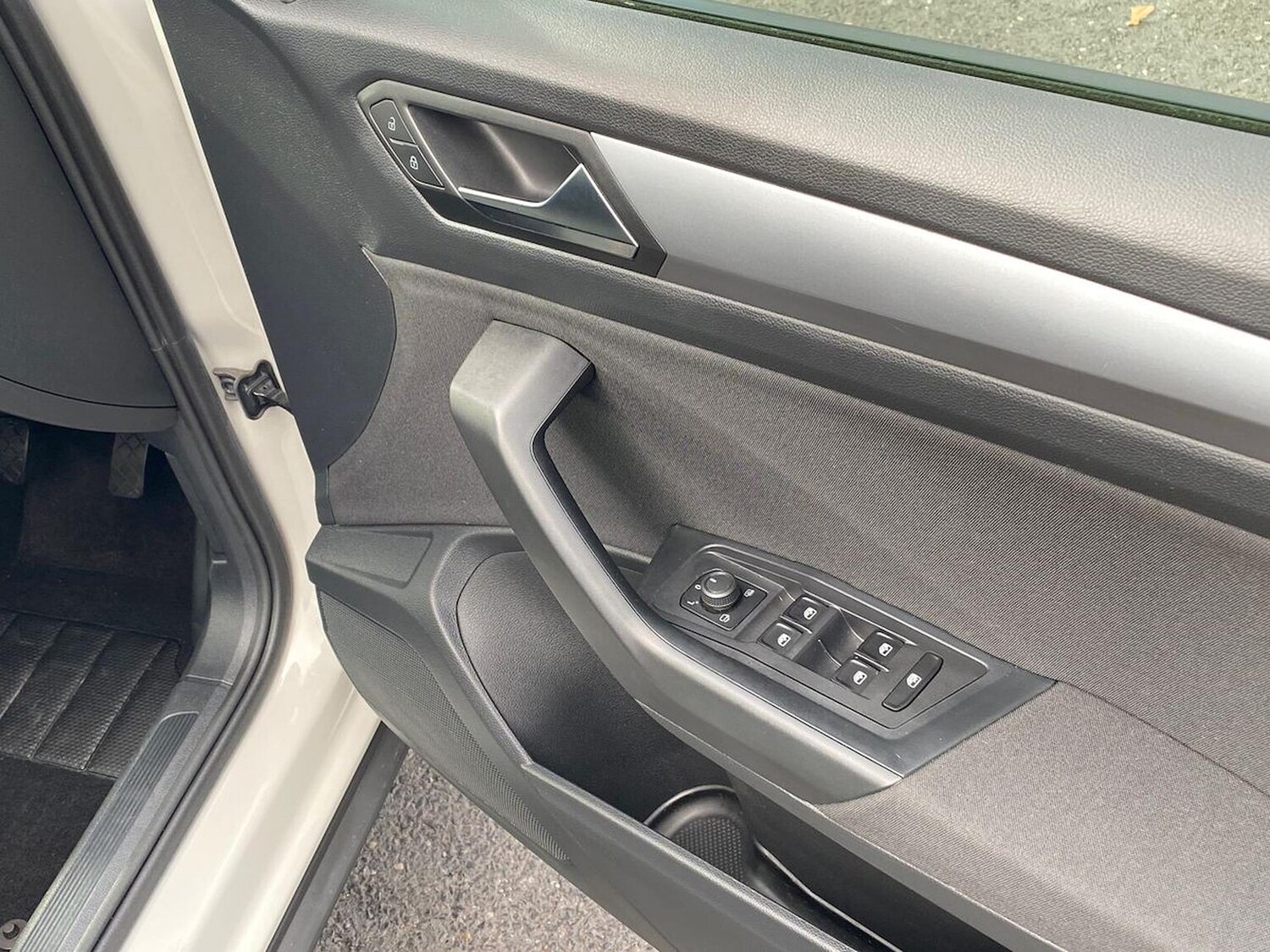 Used Volkswagen T-Roc 2023 for sale - 76281209: Photo 21