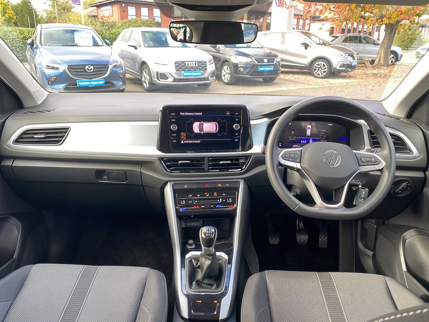 Used Volkswagen T-Roc 2023 for sale - 76281209: Photo 8