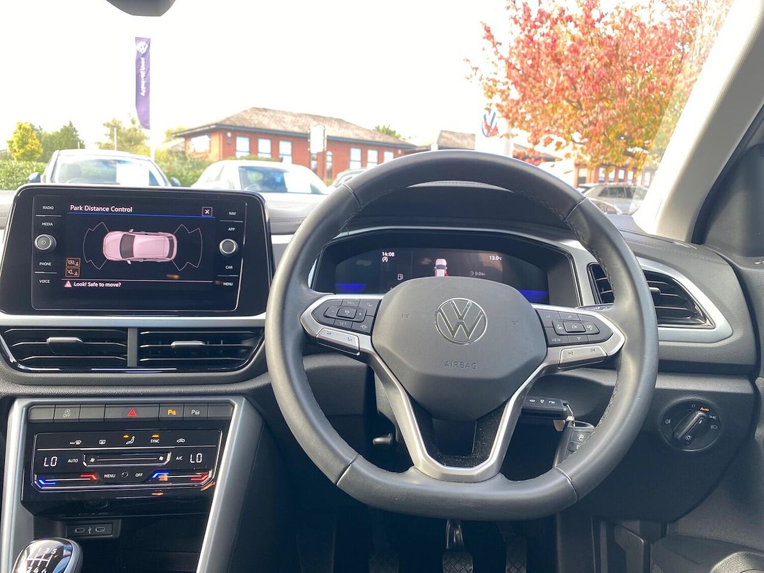 Used Volkswagen T-Roc 2023 for sale - 76281209: Photo 9
