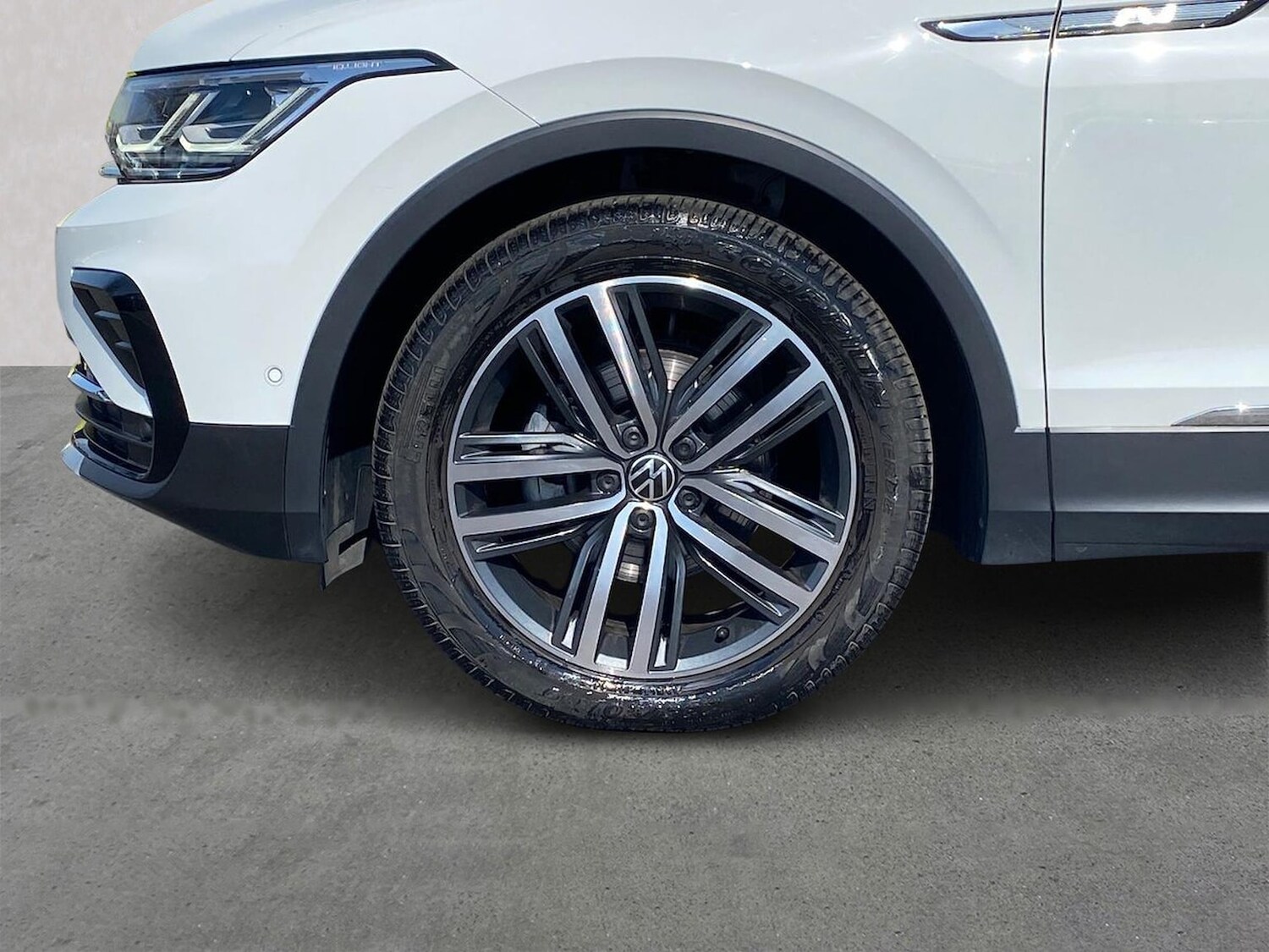 Used Volkswagen Tiguan 2023 for sale - 78194930: Photo 6