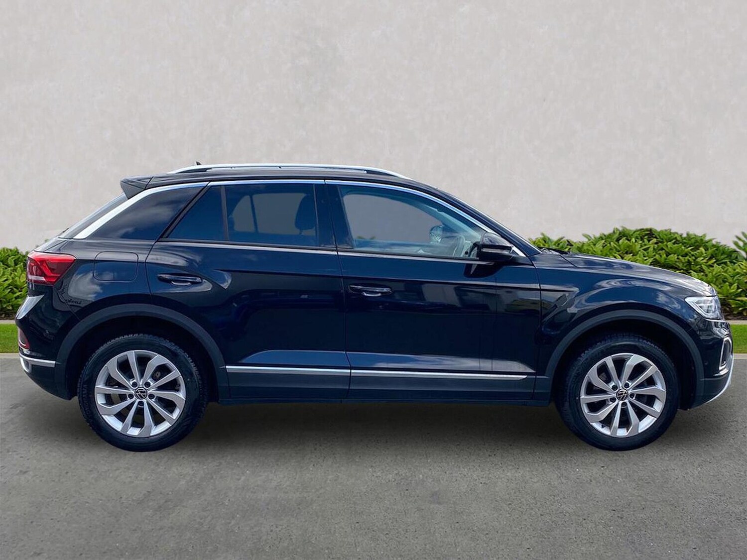 Used Volkswagen T-Roc 2023 for sale - 78195235: Photo 3