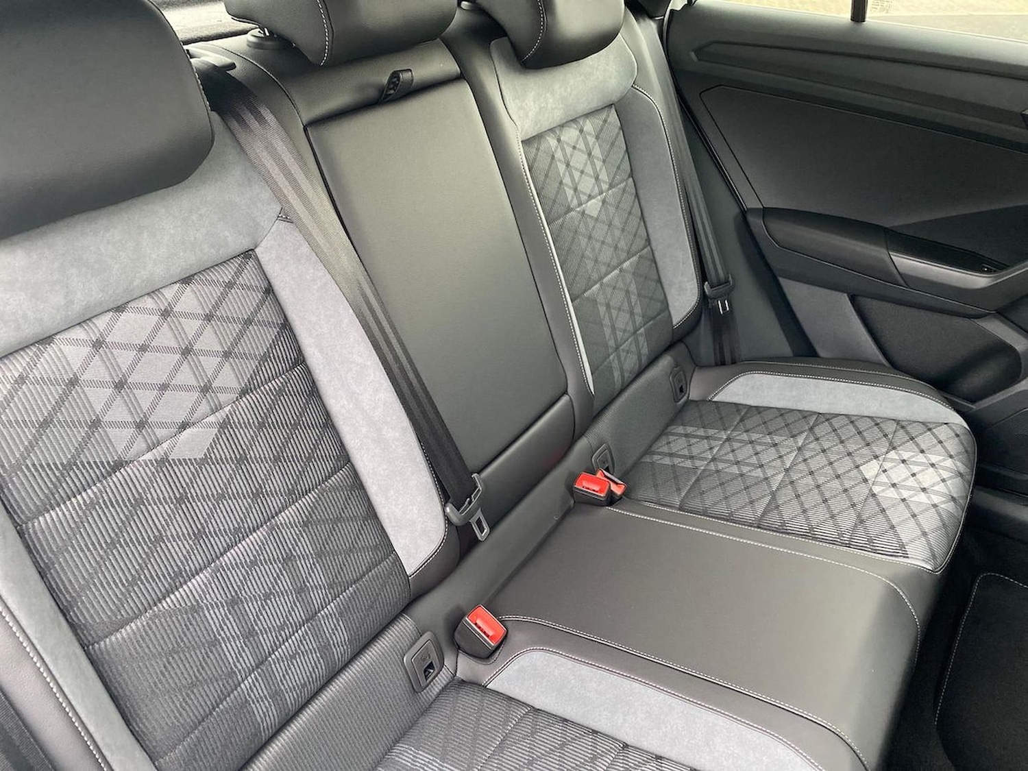 Used Volkswagen T-Roc 2025 for sale - 76492366: Photo 16