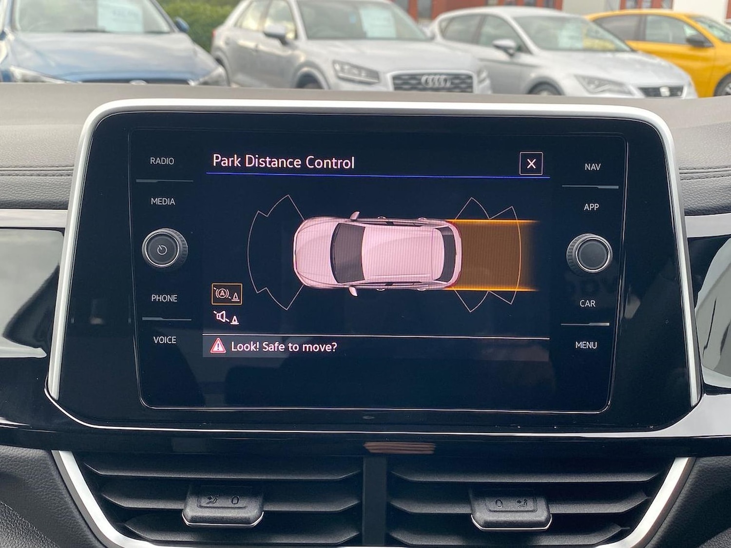 Used Volkswagen T-Roc 2025 for sale - 76492366: Photo 23