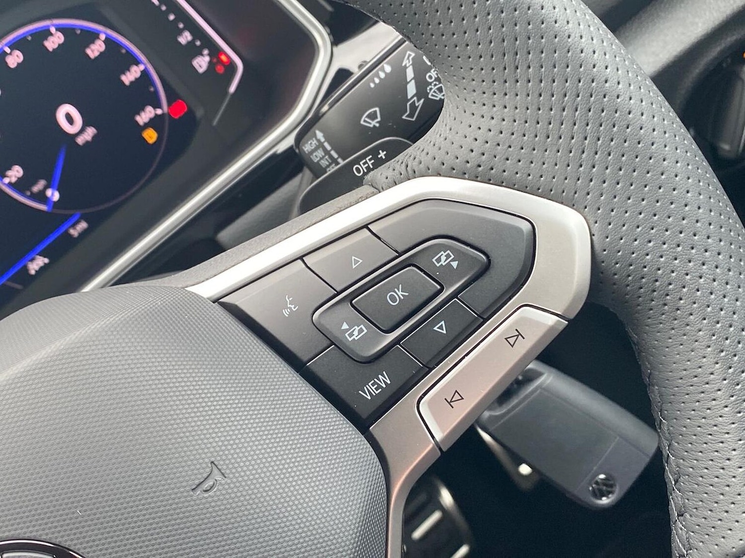 Used Volkswagen T-Roc 2025 for sale - 76492366: Photo 25