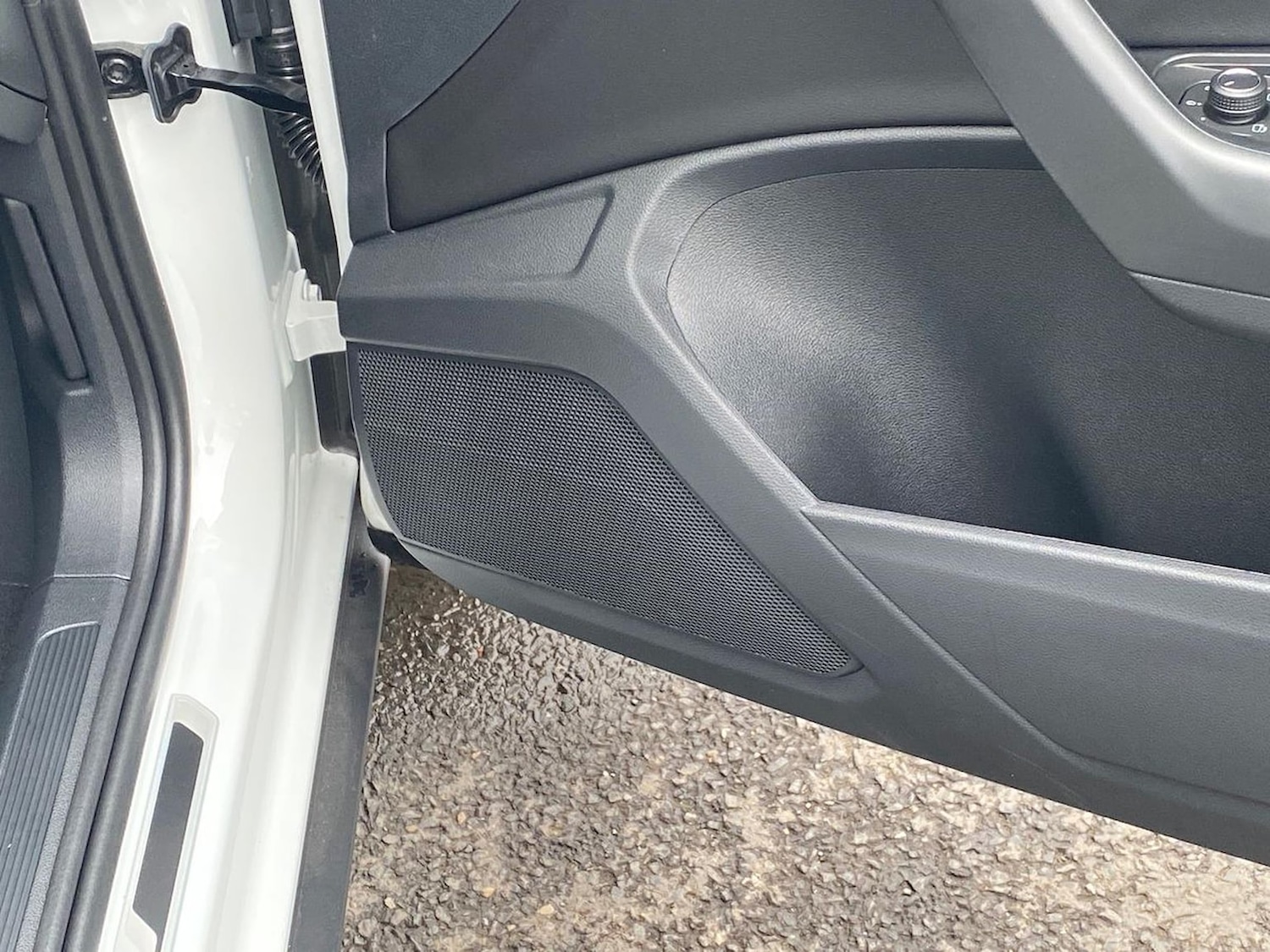 Used Volkswagen T-Roc 2025 for sale - 76492366: Photo 30