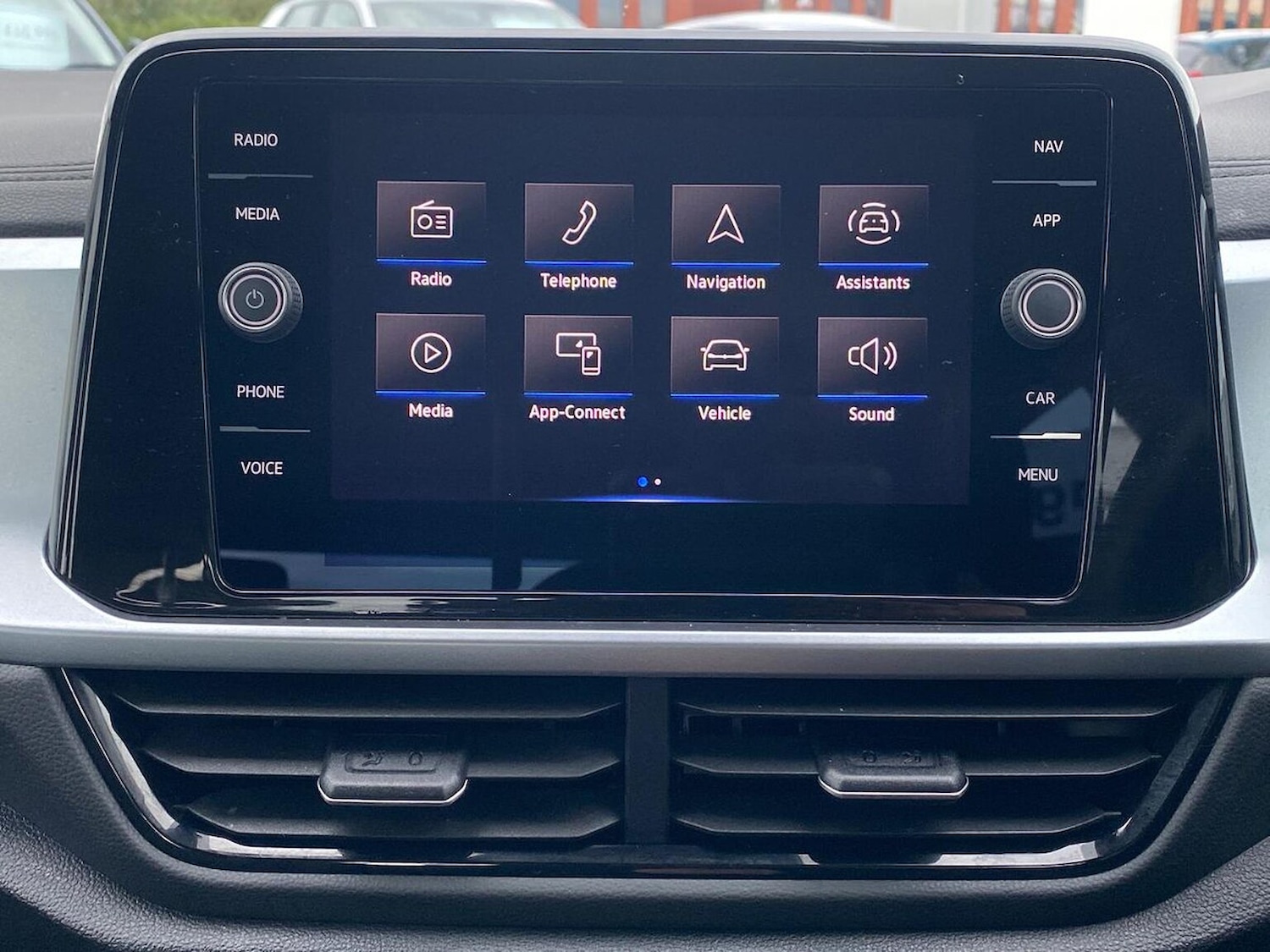 Used Volkswagen T-Roc 2023 for sale - 76492359: Photo 11