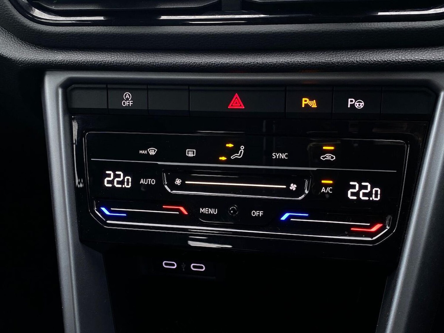 Used Volkswagen T-Roc 2023 for sale - 76492359: Photo 12