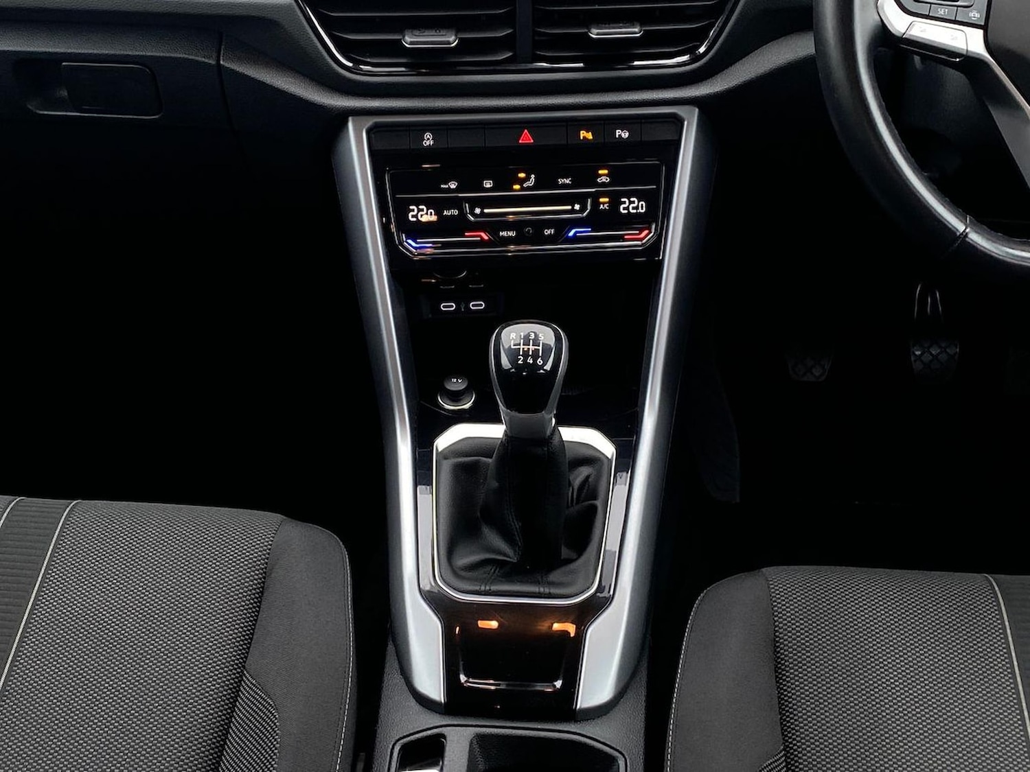 Used Volkswagen T-Roc 2023 for sale - 76492359: Photo 13