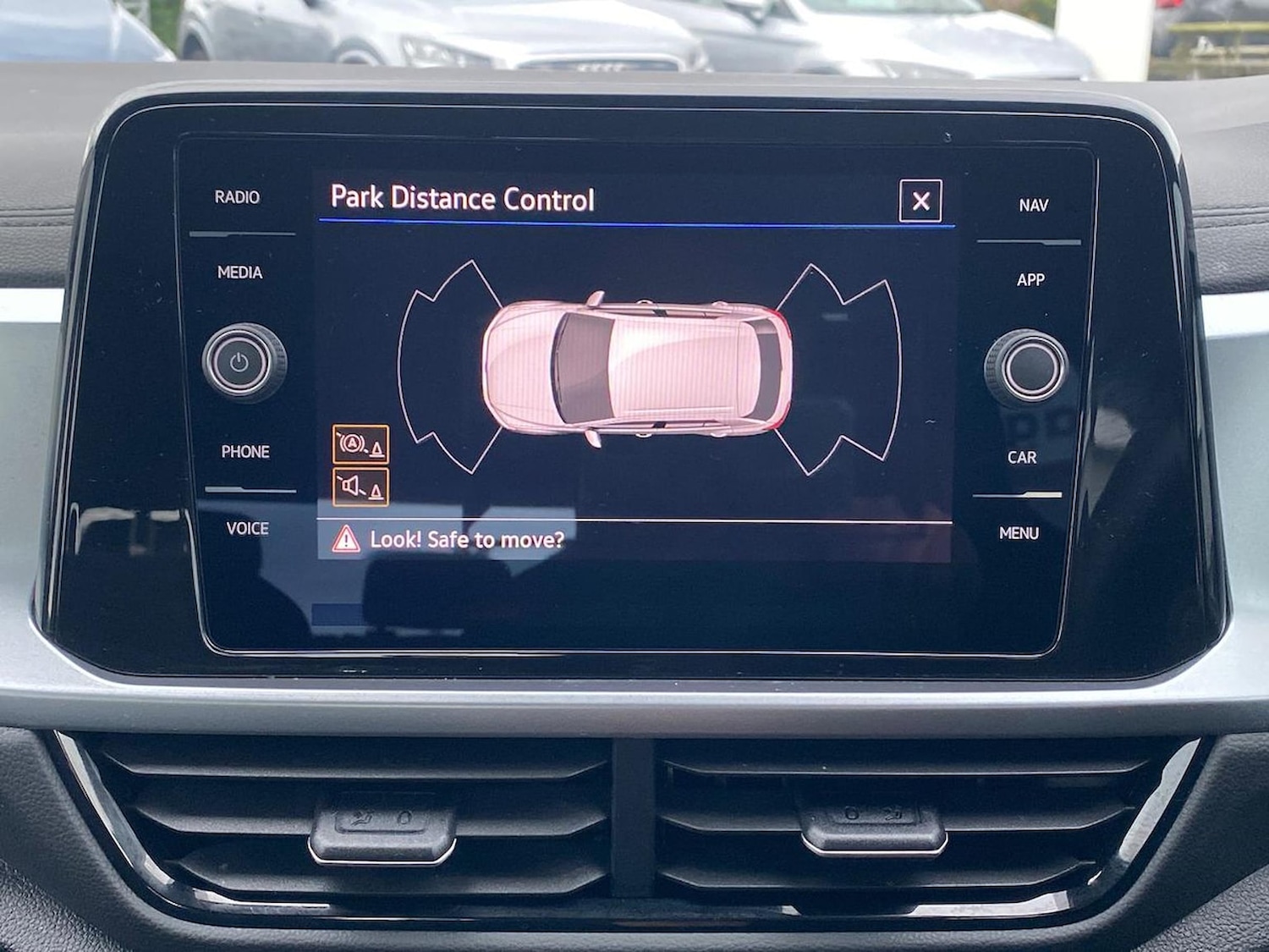 Used Volkswagen T-Roc 2023 for sale - 76492359: Photo 23