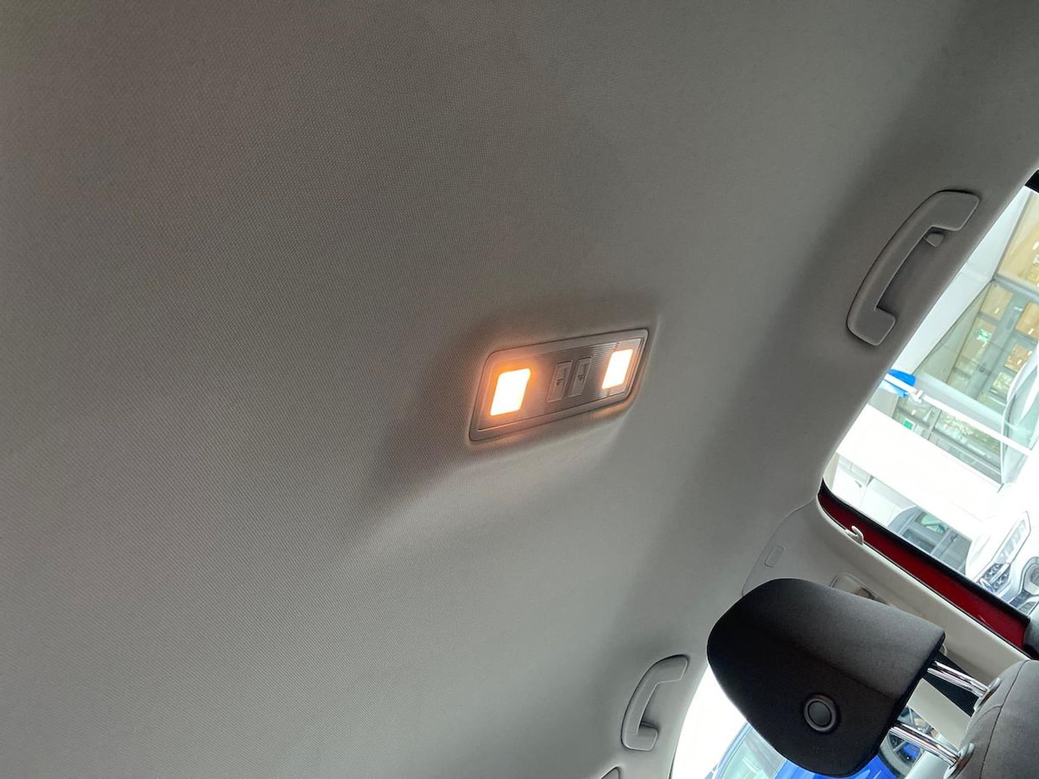 Used Volkswagen T-Roc 2023 for sale - 76492359: Photo 30