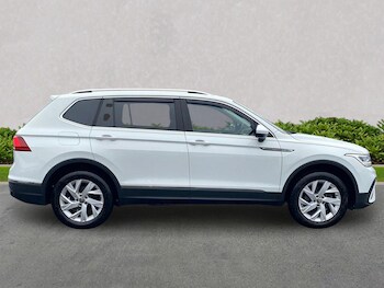 Used Volkswagen Tiguan Allspace 2023 for sale - 78237964: Photo