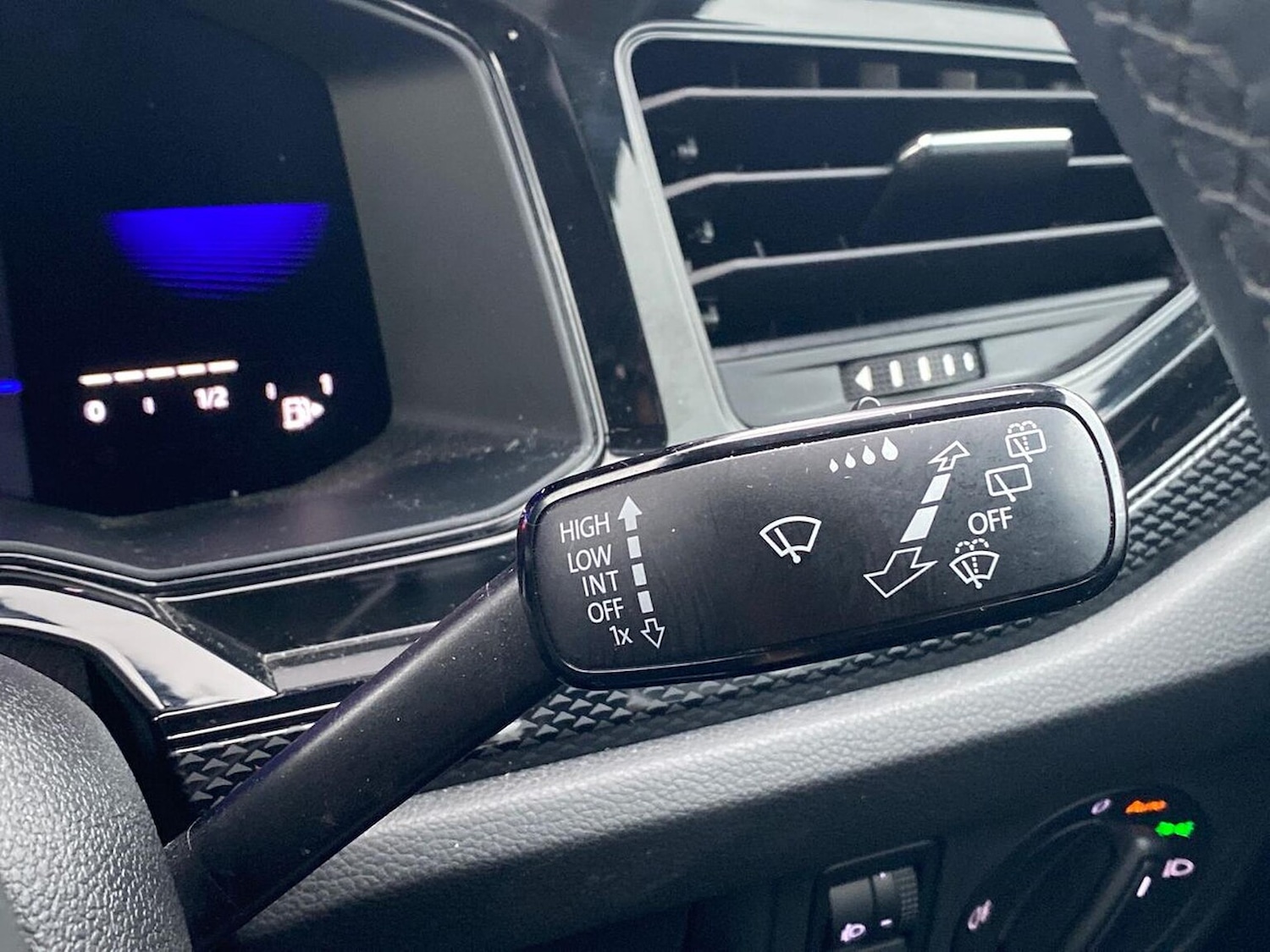 Used Volkswagen Polo 2022 for sale - 76497300: Photo 26