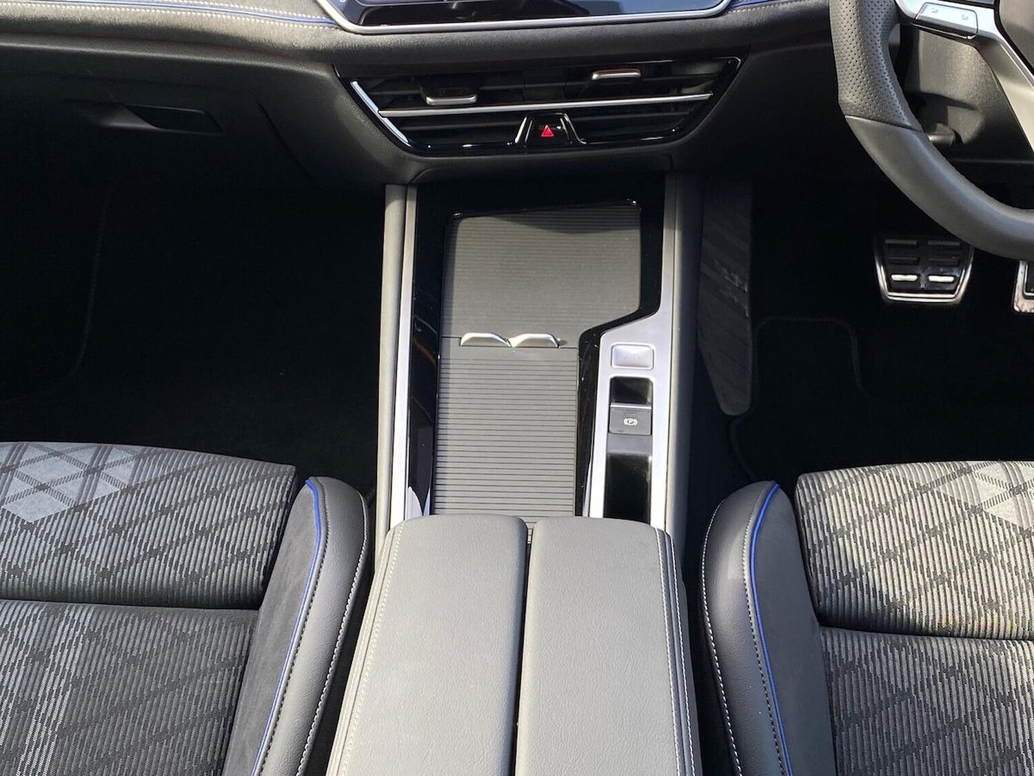 Used Volkswagen Passat 2025 for sale - 76157296: Photo 13
