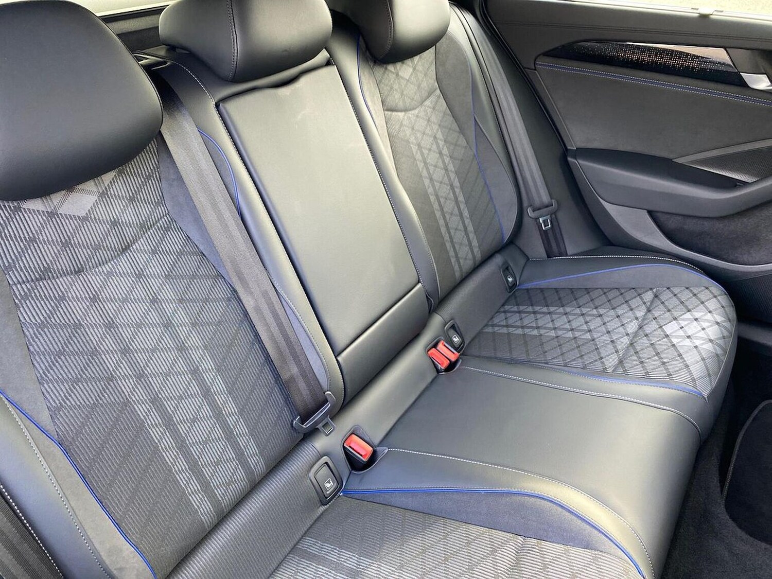 Used Volkswagen Passat 2025 for sale - 76157296: Photo 16