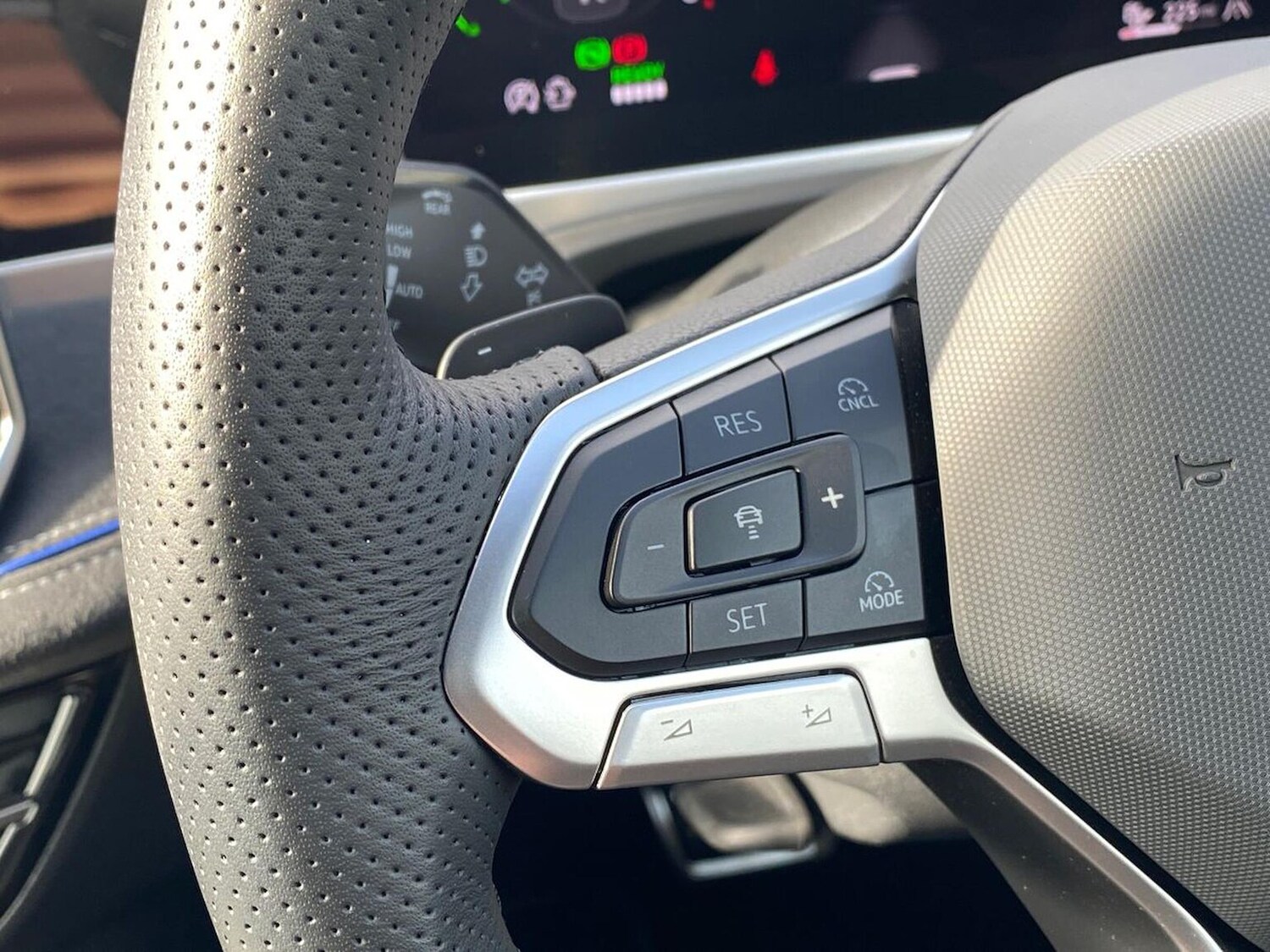 Used Volkswagen Passat 2025 for sale - 76157296: Photo 26
