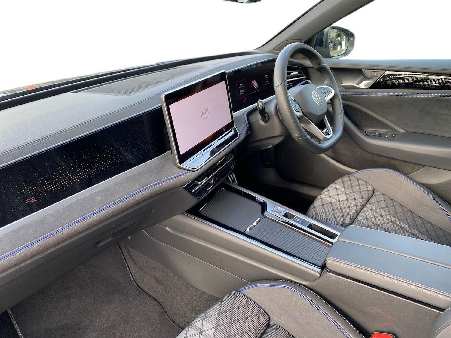 Used Volkswagen Passat 2025 for sale - 76157296: Photo 7