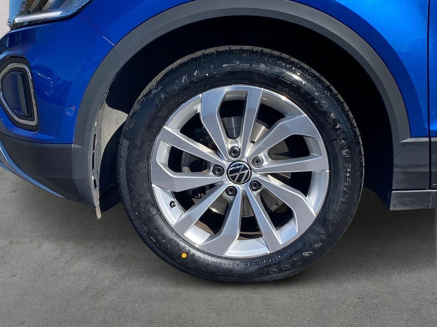 Used Volkswagen T-Roc 2023 for sale - 75999721: Photo 6