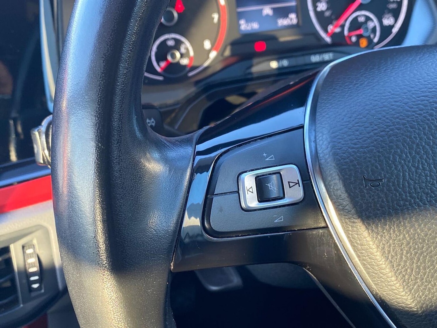 Used Volkswagen Polo 2019 for sale - 76785233: Photo 24