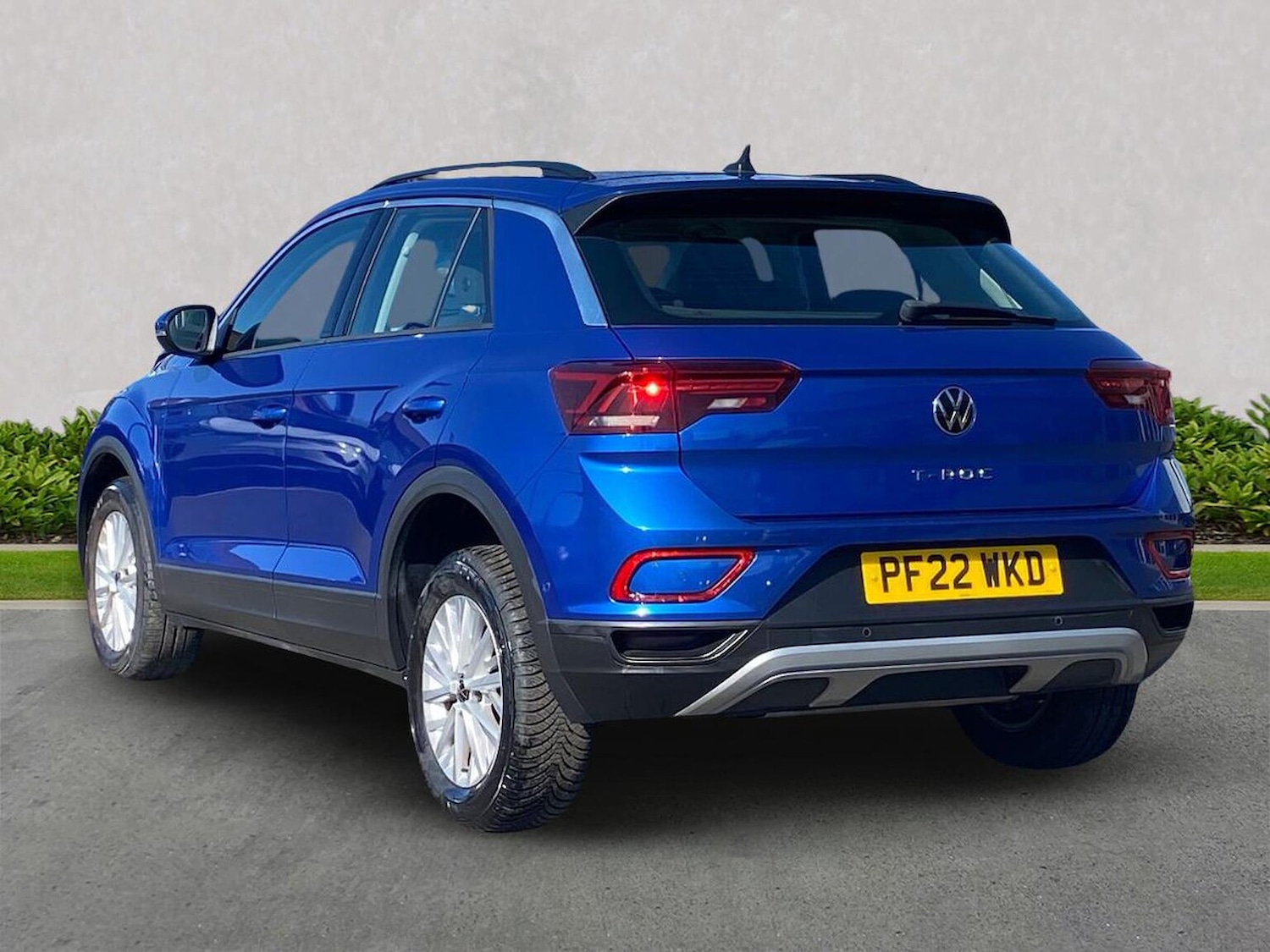 Used Volkswagen T-Roc 2022 for sale - 77931712: Photo 2