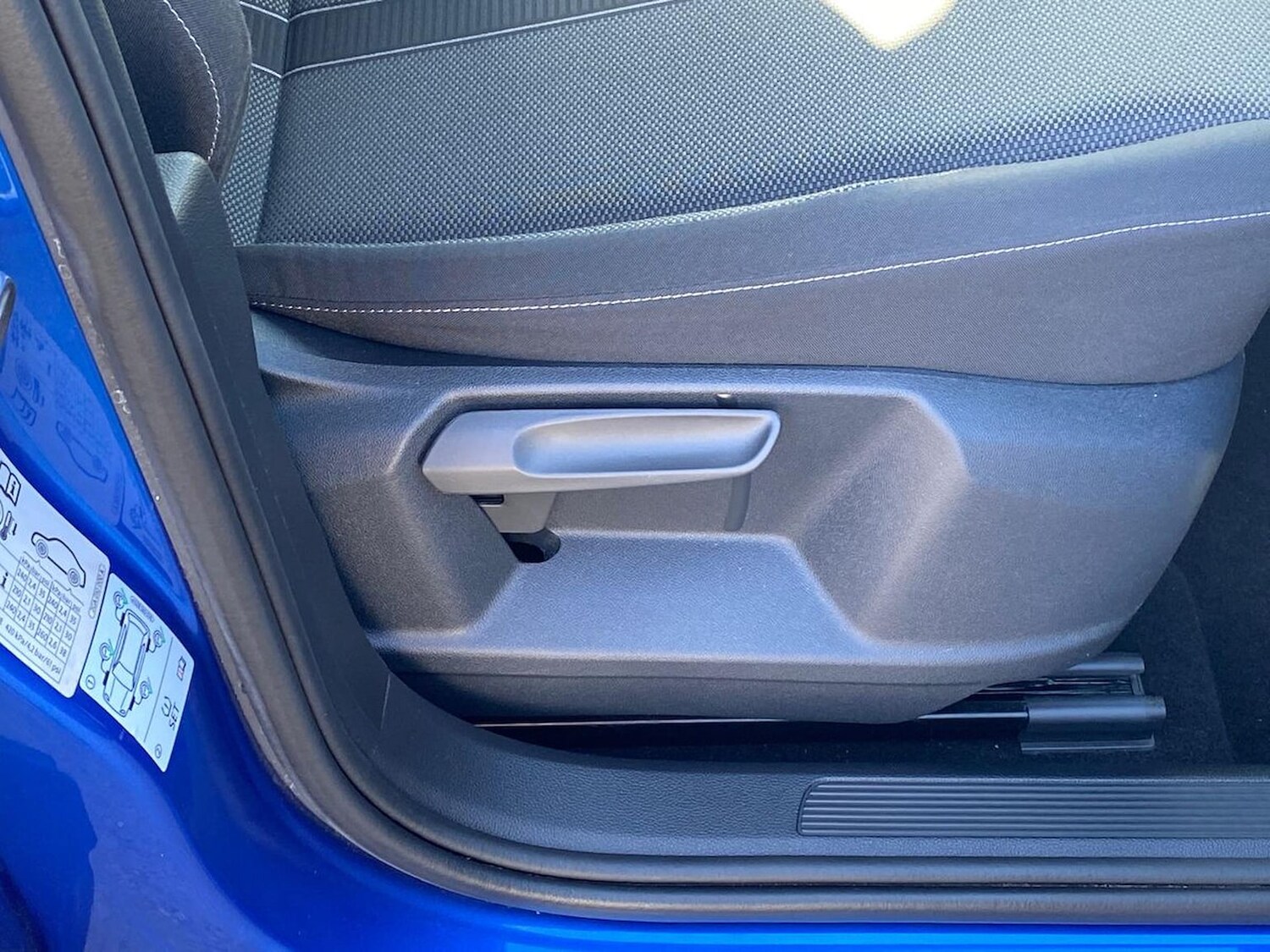 Used Volkswagen T-Roc 2022 for sale - 77931712: Photo 28