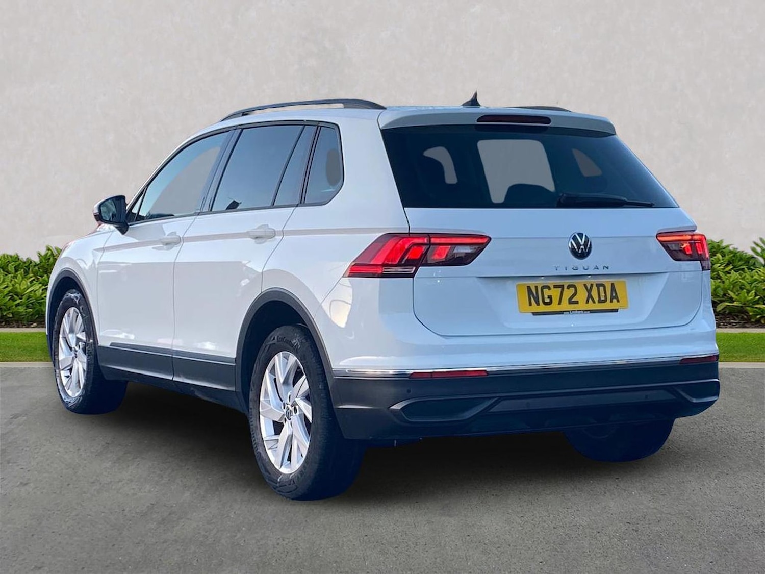 Used Volkswagen Tiguan 2023 for sale - 76751915: Photo 2