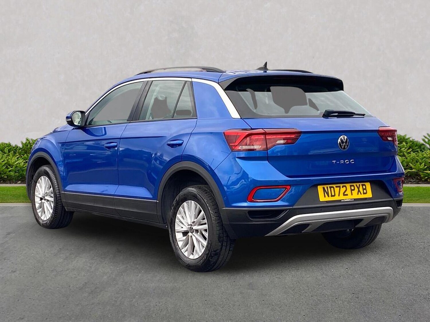 Used Volkswagen T-Roc 2022 for sale - 76206119: Photo 2