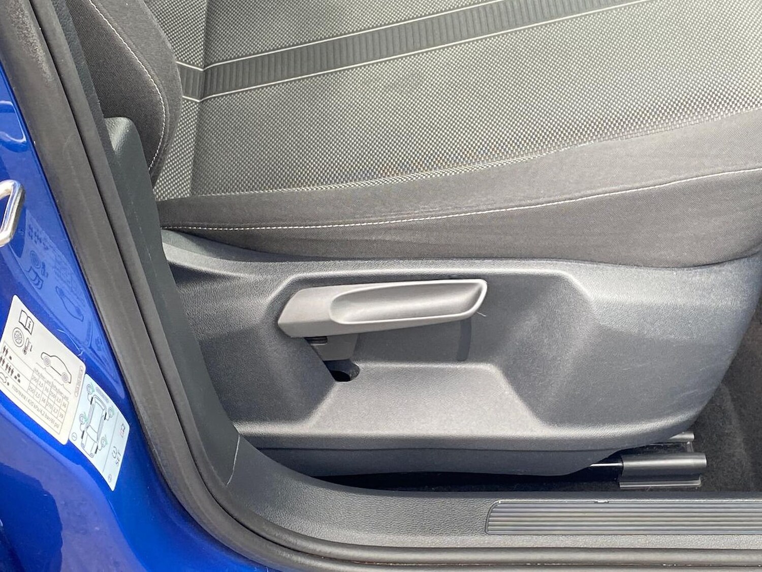 Used Volkswagen T-Roc 2022 for sale - 76206119: Photo 28