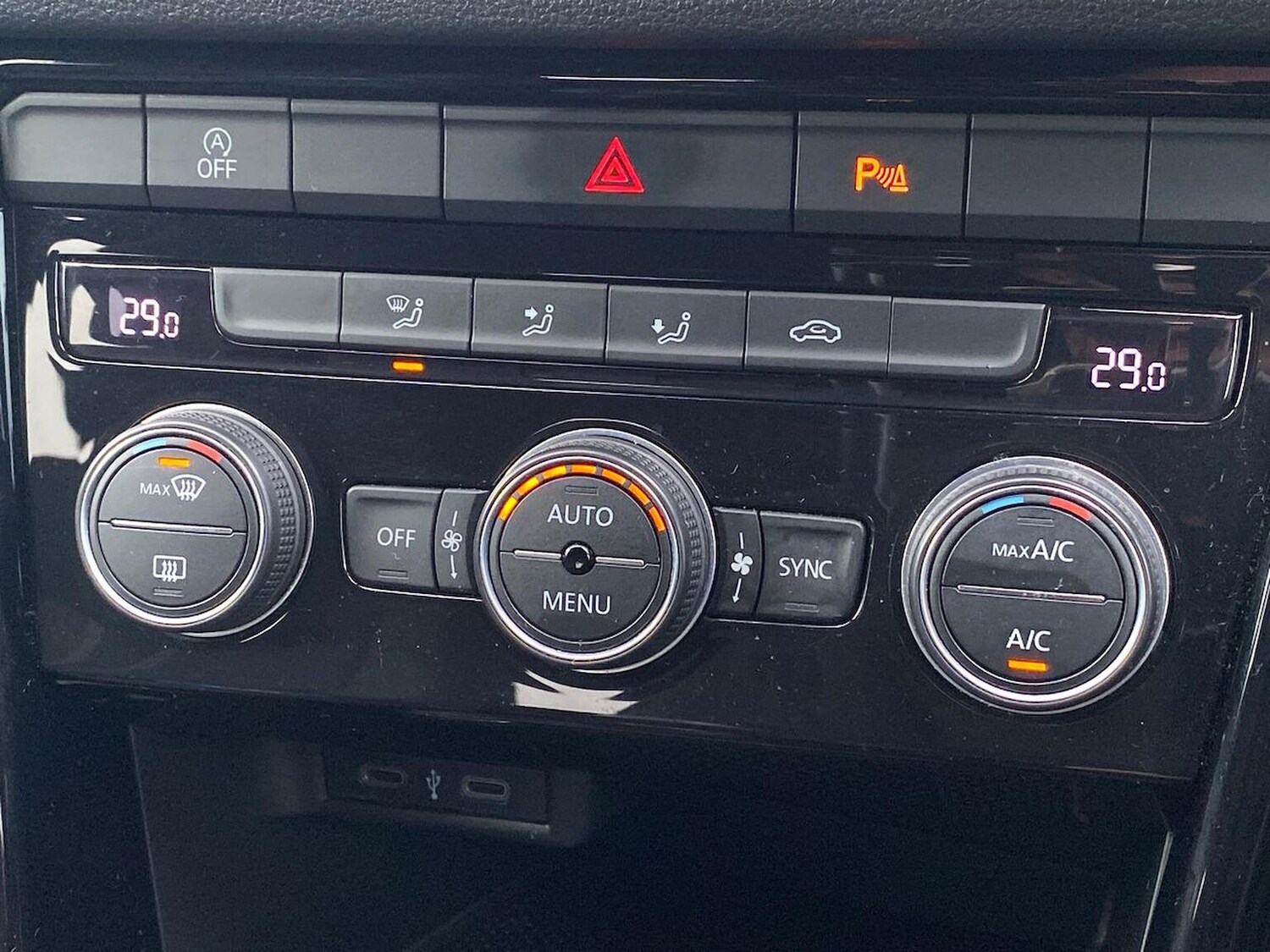 Used Volkswagen T-Roc 2021 for sale - 76578330: Photo 12