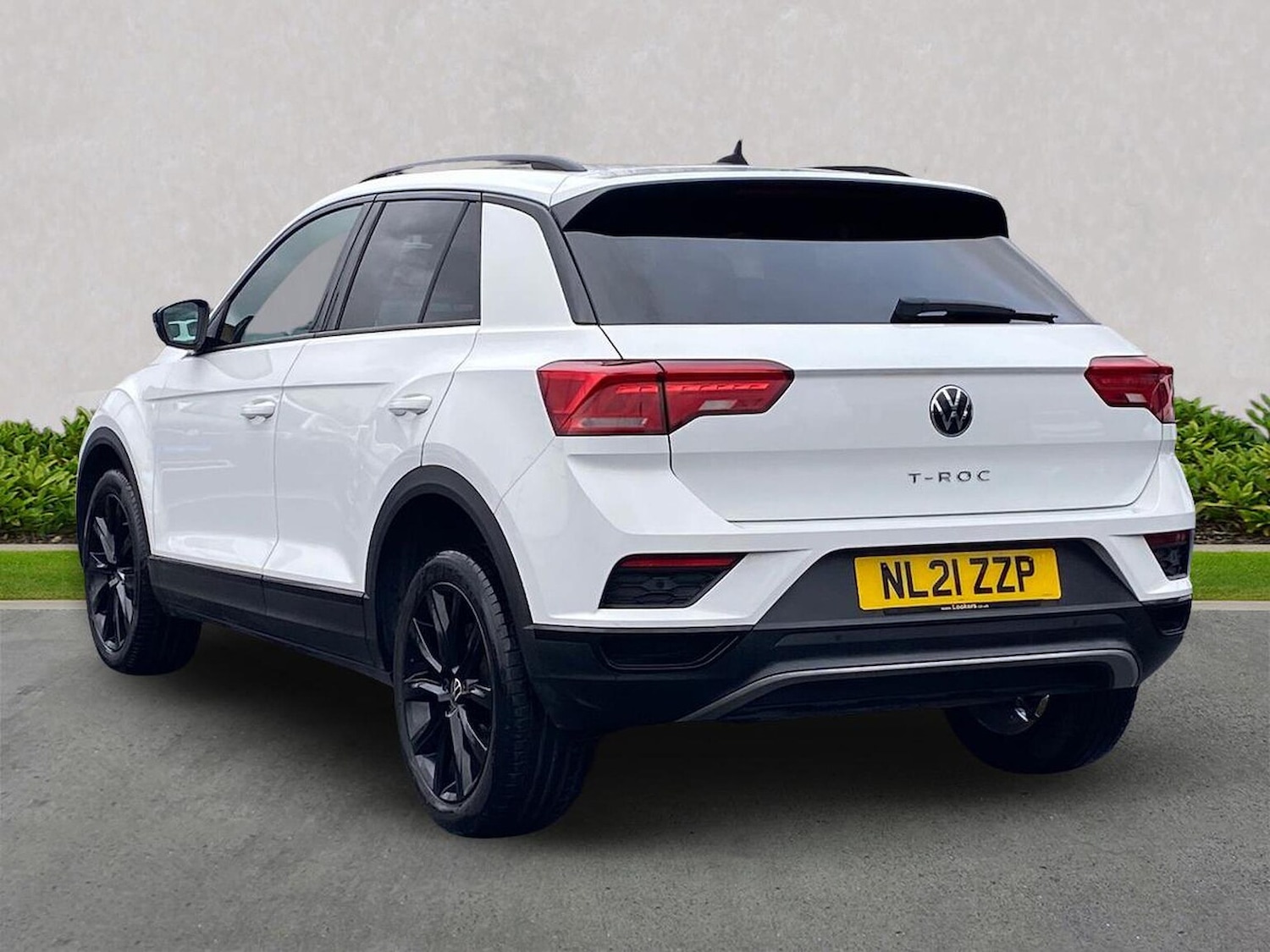 Used Volkswagen T-Roc 2021 for sale - 76578330: Photo 2