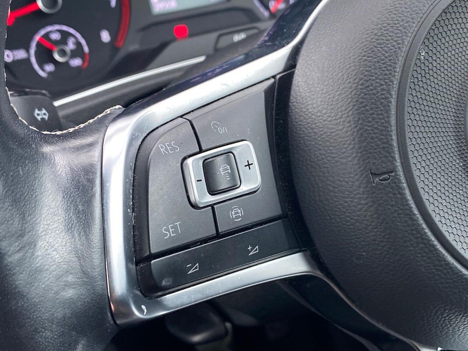 Used Volkswagen T-Roc 2021 for sale - 76578330: Photo 25