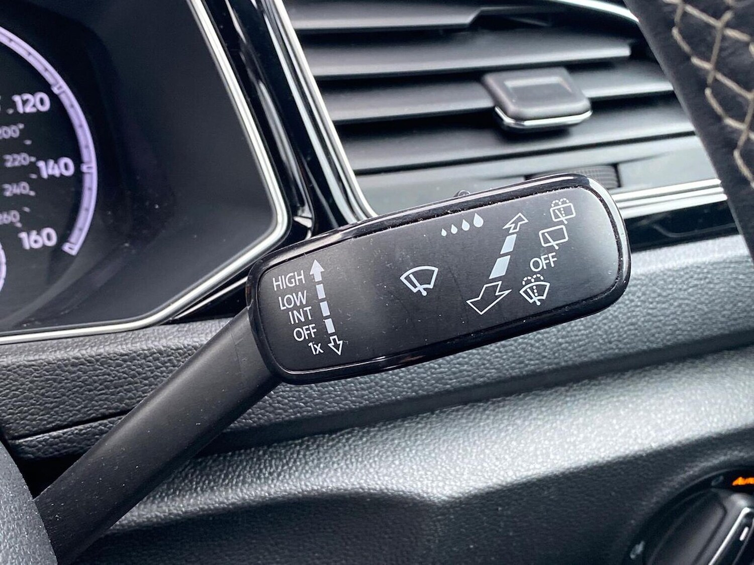 Used Volkswagen T-Roc 2021 for sale - 76578330: Photo 26