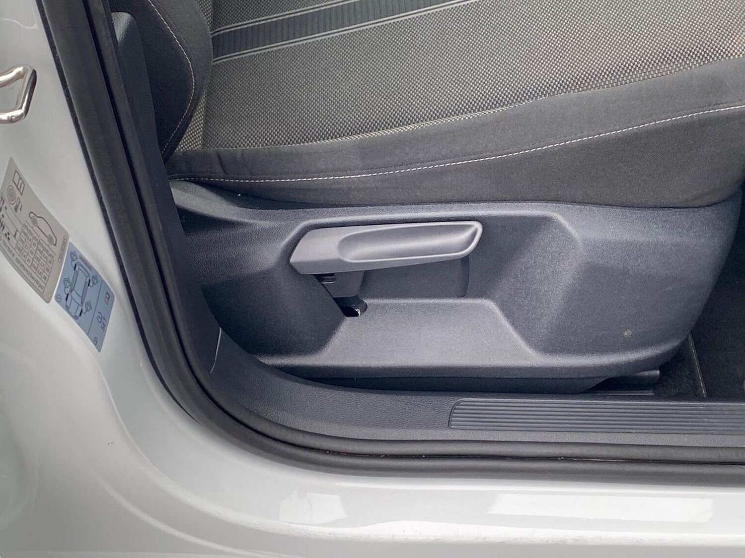 Used Volkswagen T-Roc 2021 for sale - 76578330: Photo 28