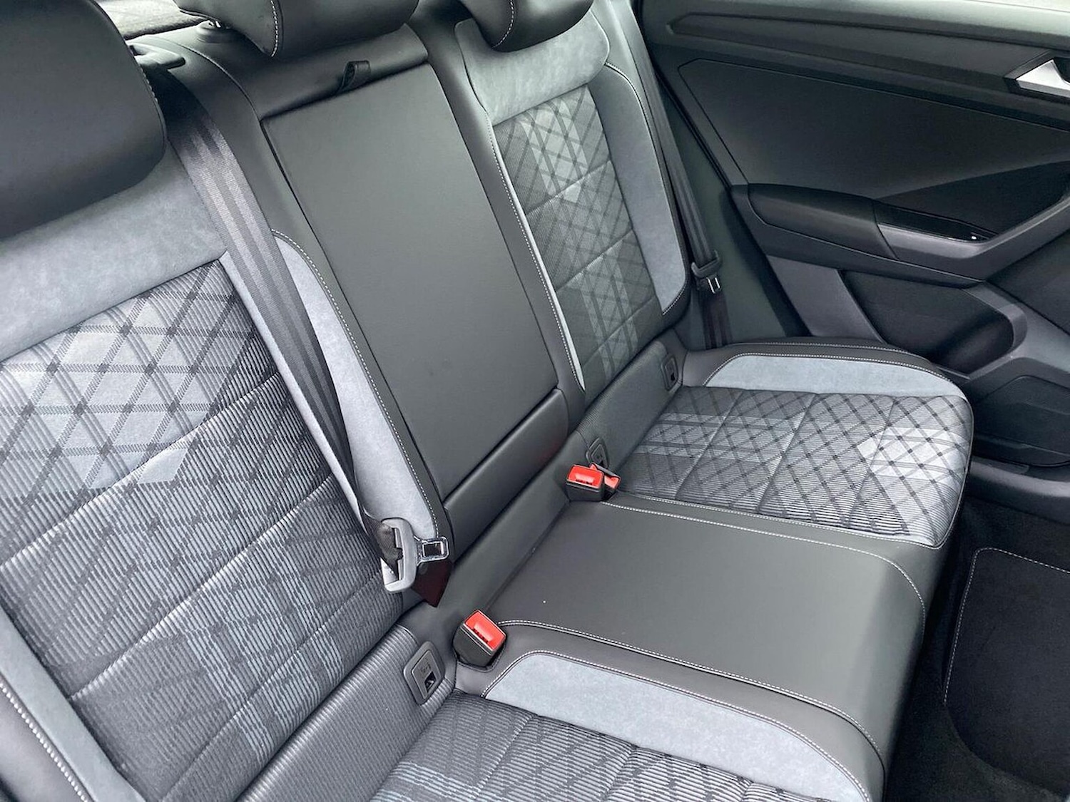 Used Volkswagen T-Roc 2025 for sale - 76492374: Photo 16