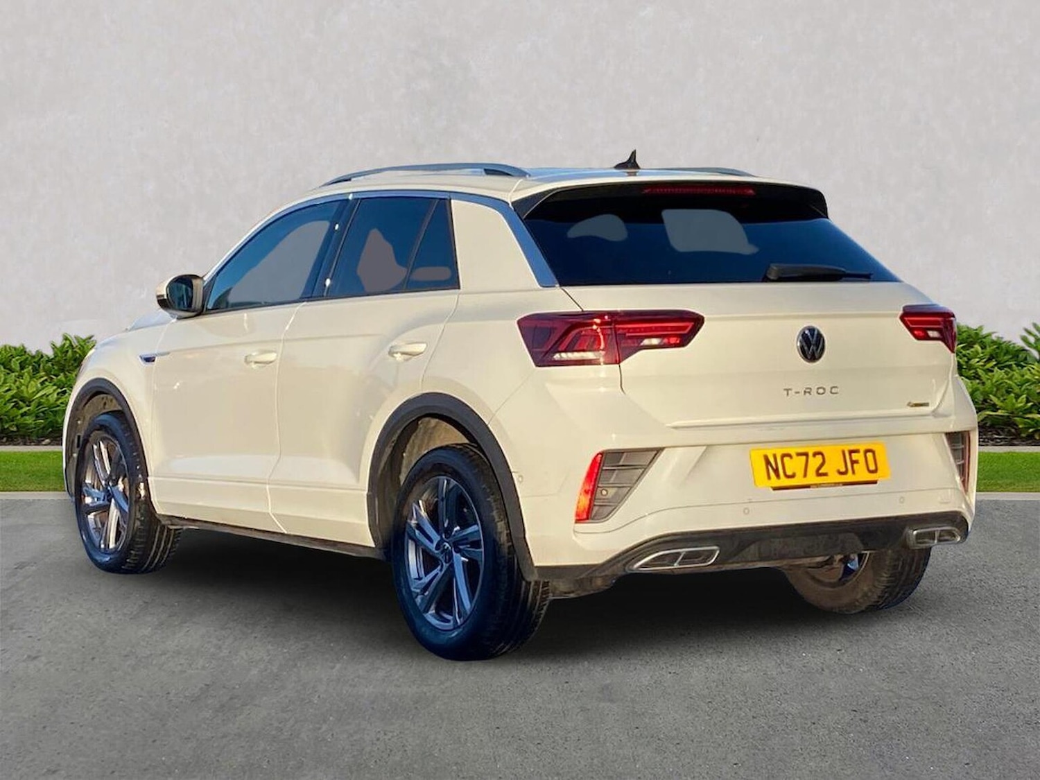 Used Volkswagen T-Roc 2022 for sale - 76860037: Photo 2
