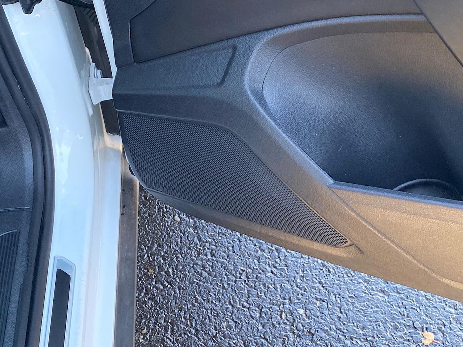 Used Volkswagen T-Roc 2022 for sale - 76860037: Photo 30