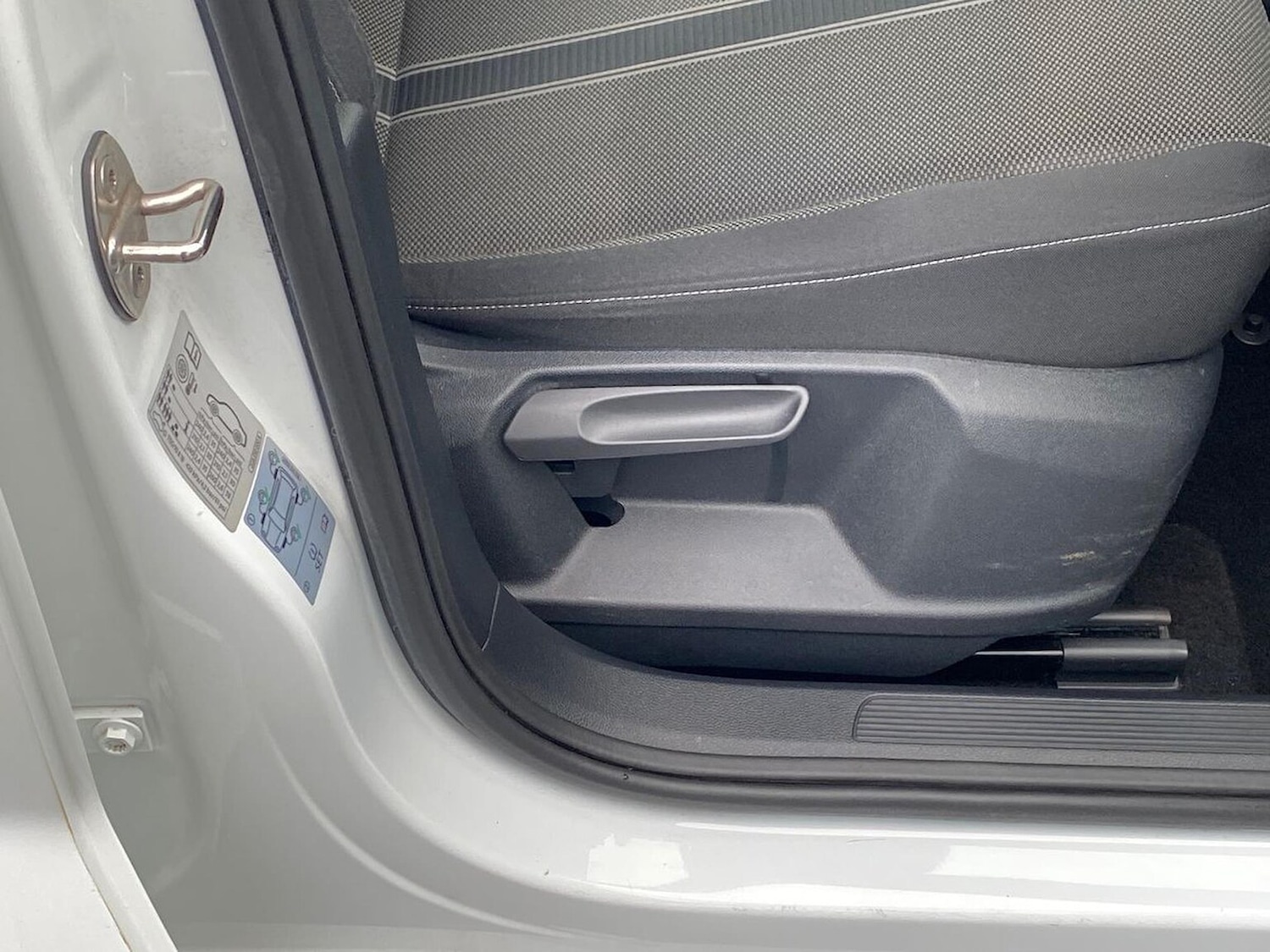 Used Volkswagen T-Roc 2020 for sale - 76571020: Photo 28