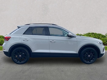 Used Volkswagen T-Roc 2025 for sale - 79547790: Photo