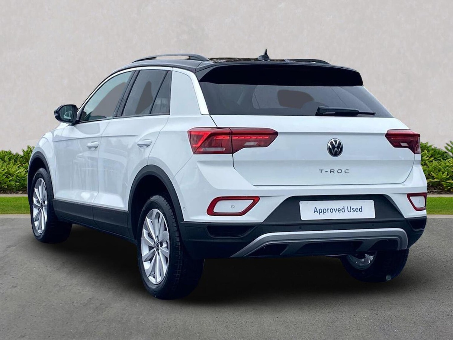 Used Volkswagen T-Roc 2025 for sale - 76157297: Photo 2