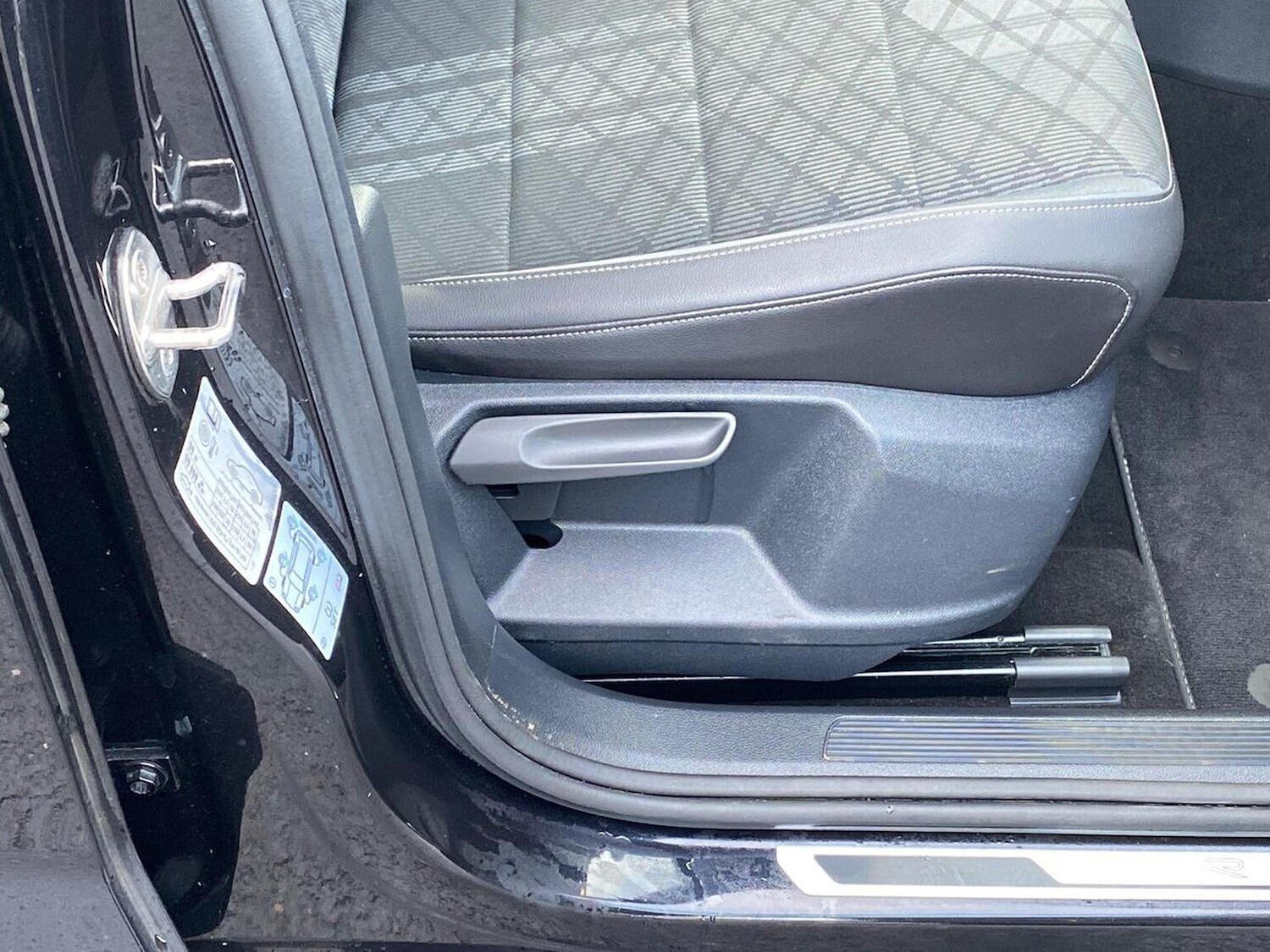 Used Volkswagen T-Roc 2022 for sale - 77688011: Photo 29