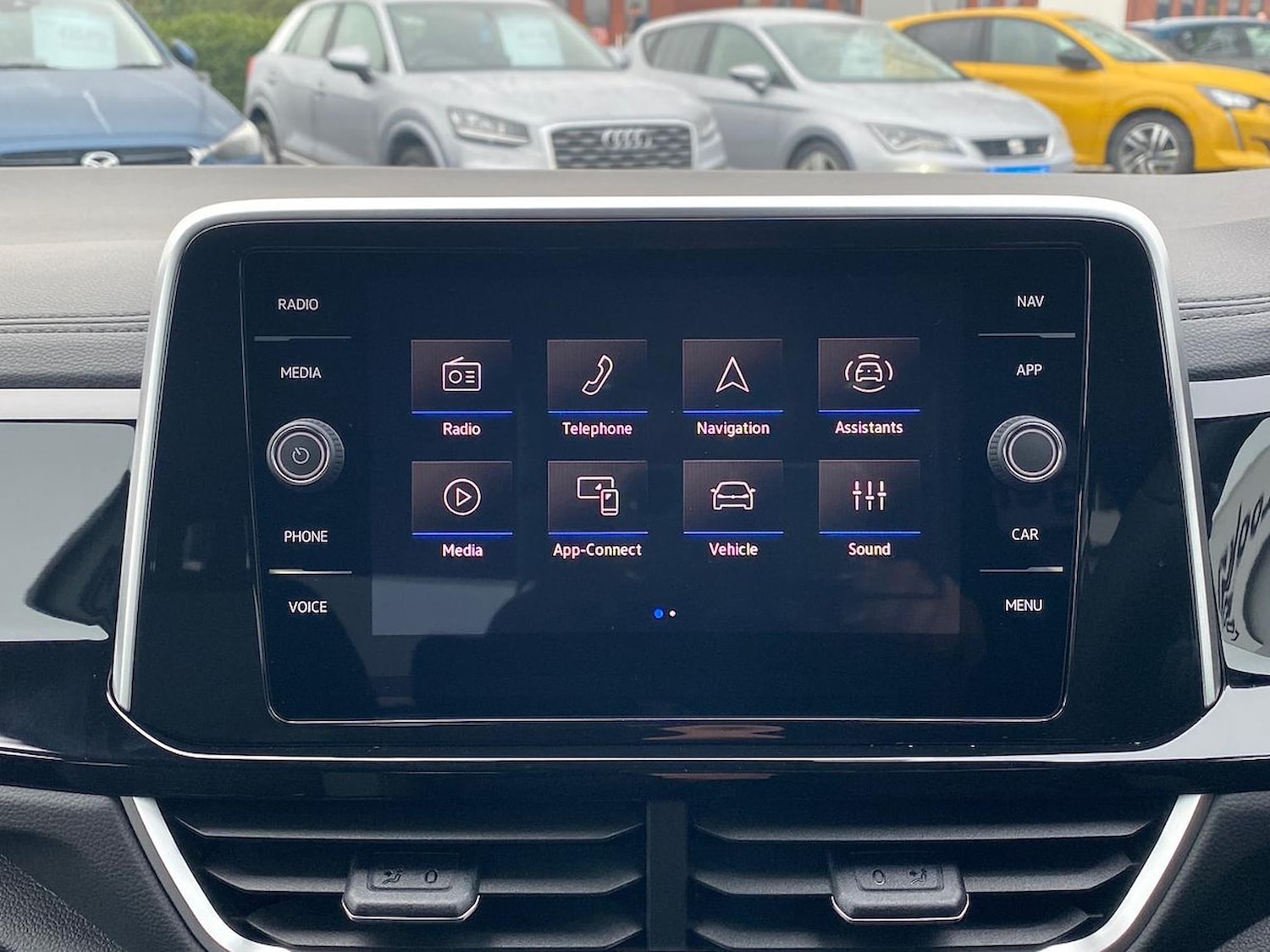 Used Volkswagen T-Roc 2025 for sale - 76492378: Photo 11