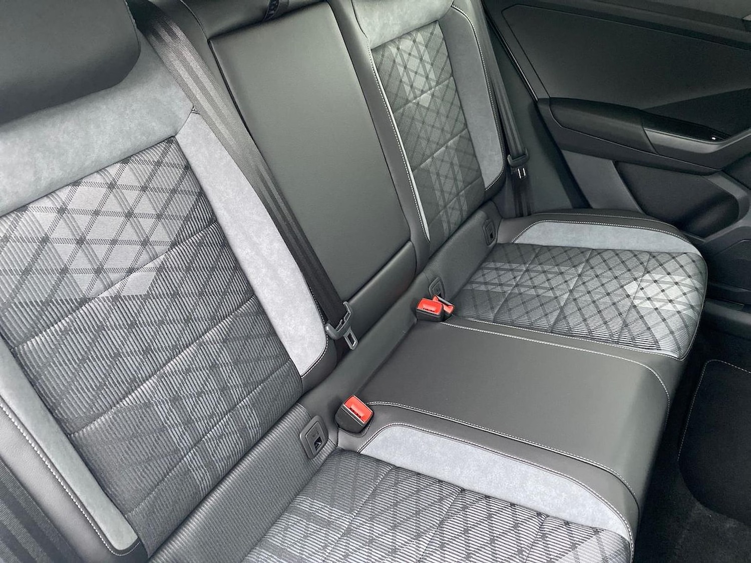 Used Volkswagen T-Roc 2025 for sale - 76492378: Photo 16