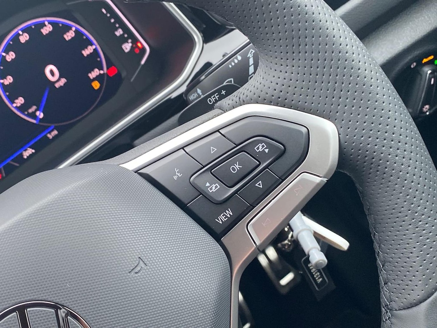 Used Volkswagen T-Roc 2025 for sale - 76492378: Photo 25