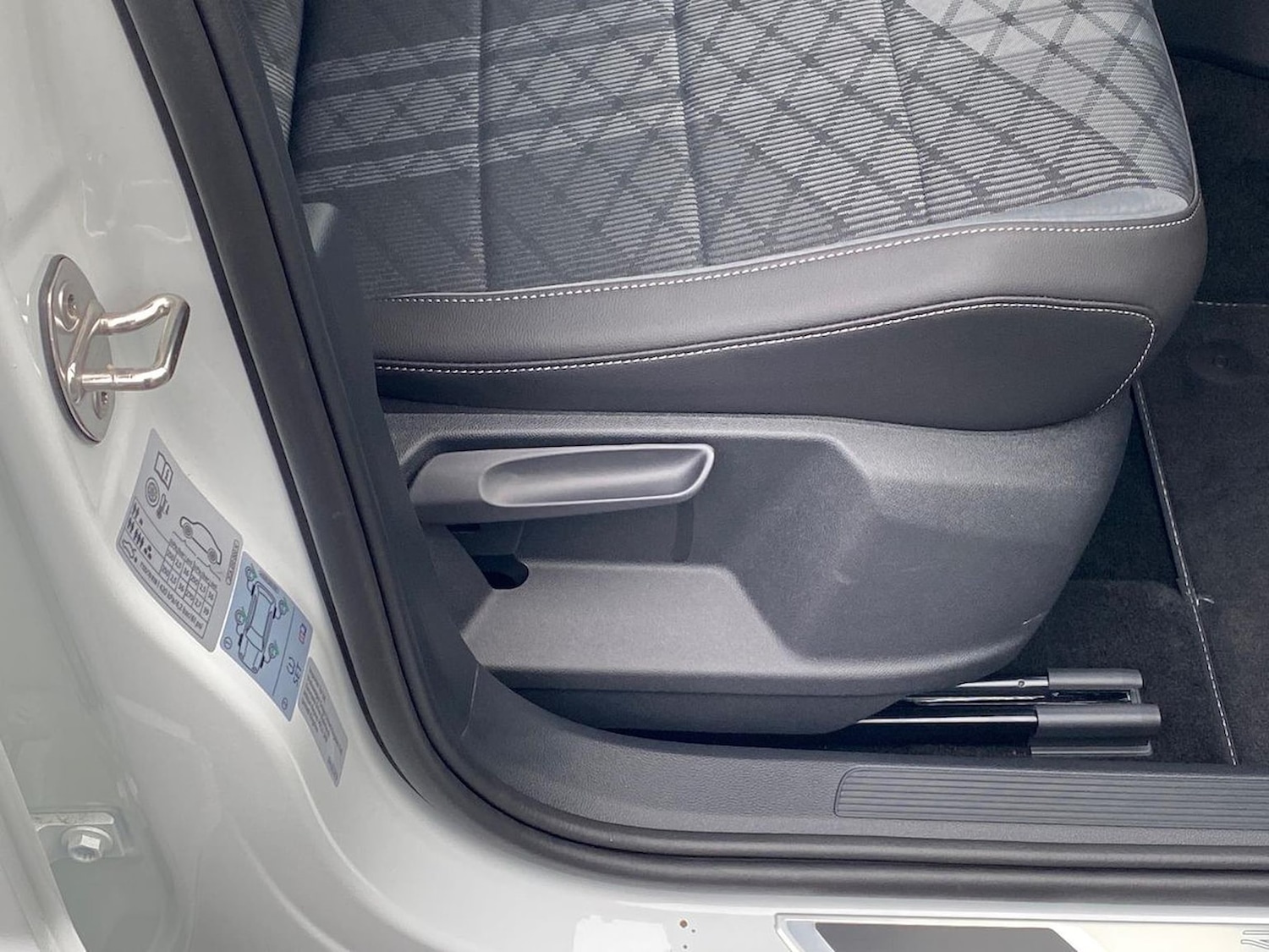 Used Volkswagen T-Roc 2025 for sale - 76492378: Photo 29