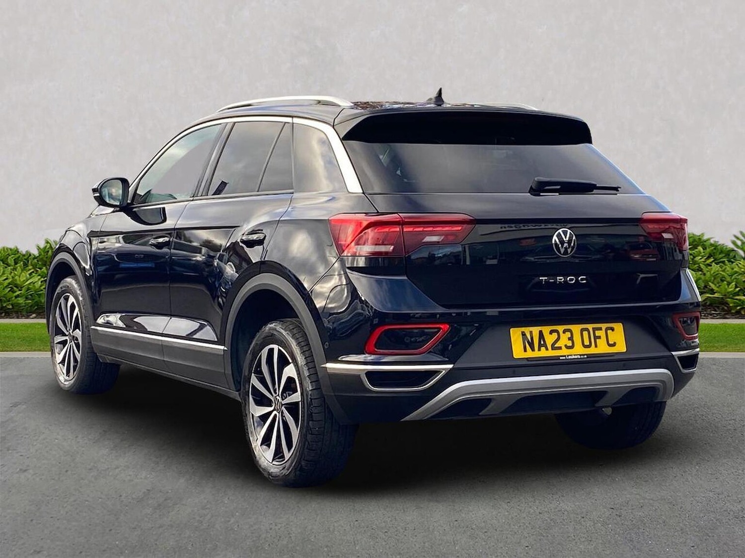 Used Volkswagen T-Roc 2023 for sale - 76187048: Photo 2