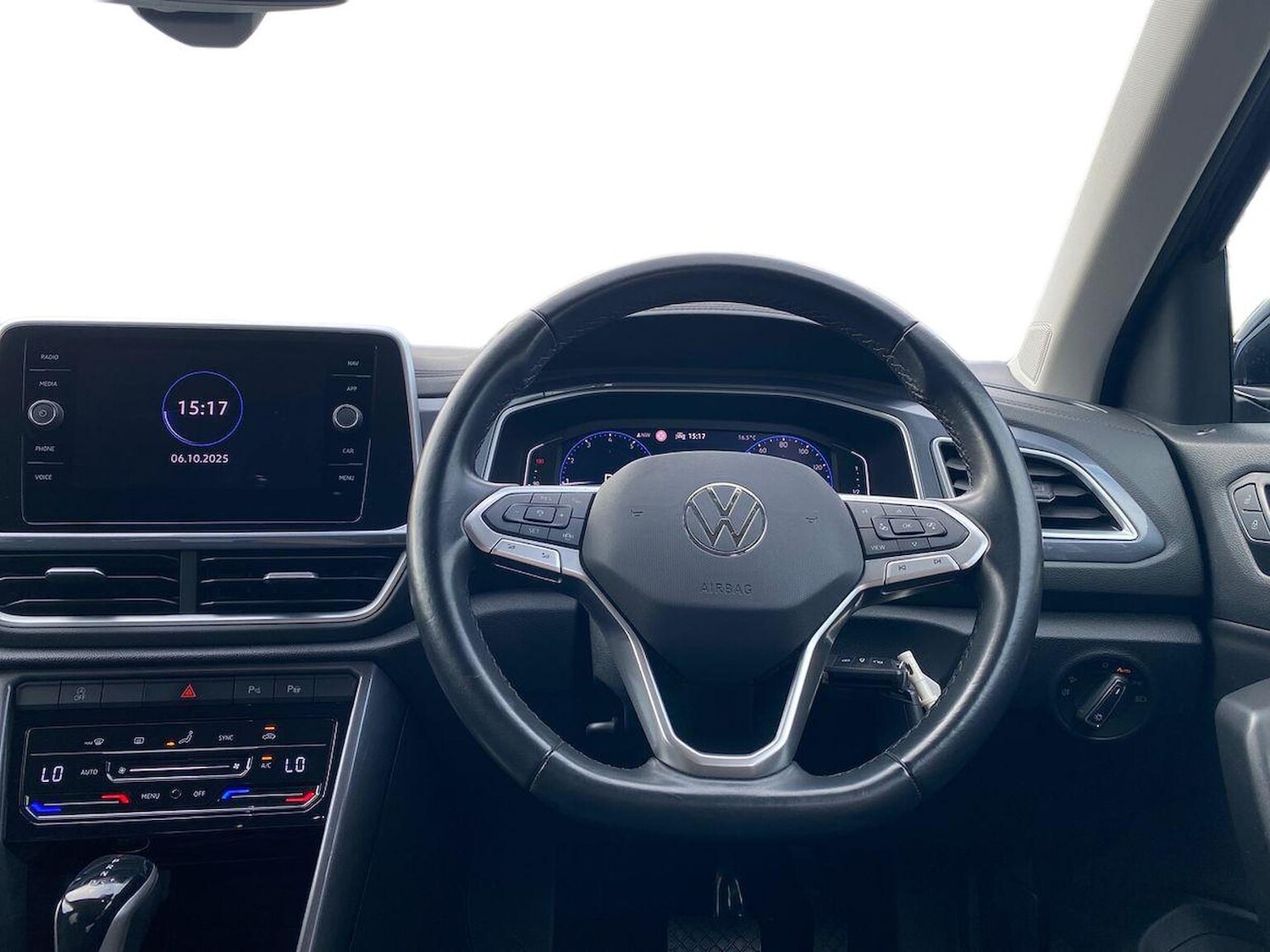 Used Volkswagen T-Roc 2023 for sale - 76187048: Photo 9